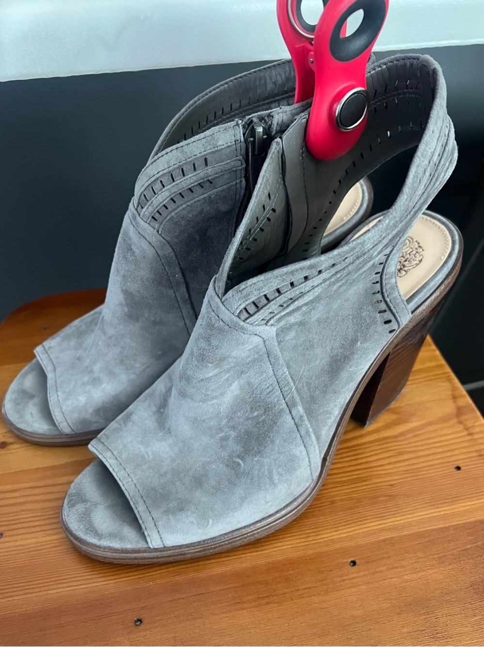 Like New Vince Camuto heels. Sz 10